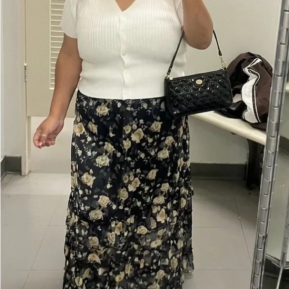 Gorgeous Y2k Liquid Glossy Black Coach pouch Baguette - Picture 1 of 8